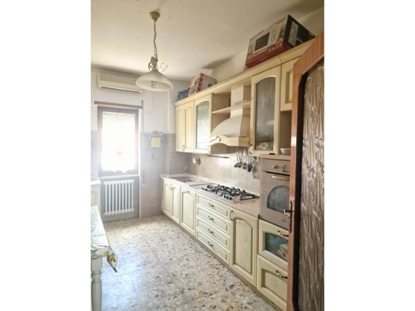 appartamento in vendita a Roma in zona Torre Angela