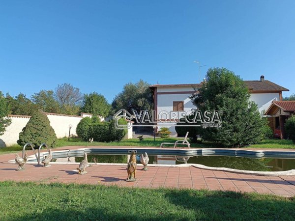 casa indipendente in vendita a Roma in zona Finocchio