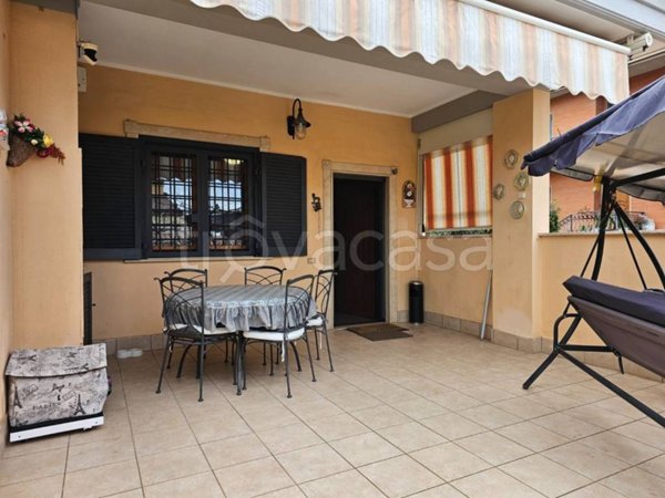 casa indipendente in vendita a Roma in zona Finocchio