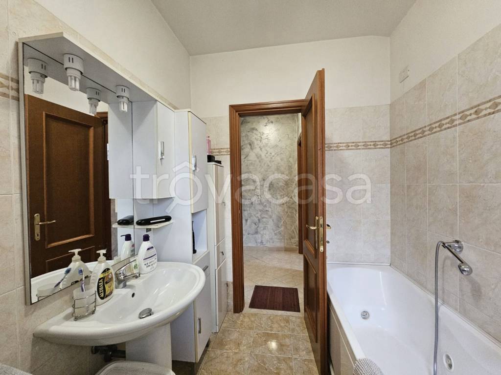 casa indipendente in vendita a Roma in zona Finocchio