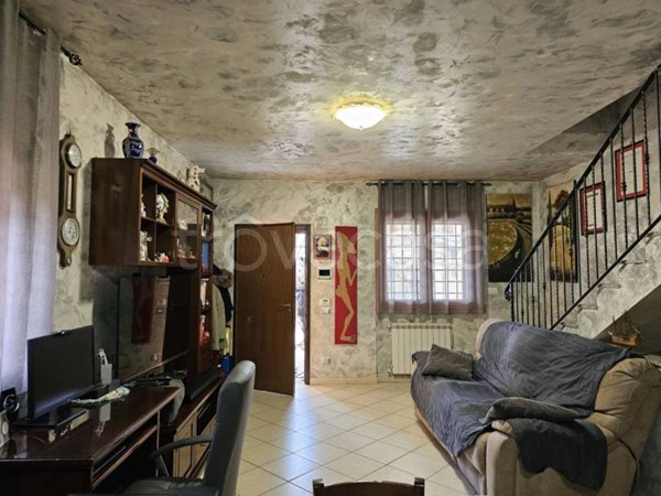 casa indipendente in vendita a Roma in zona Finocchio