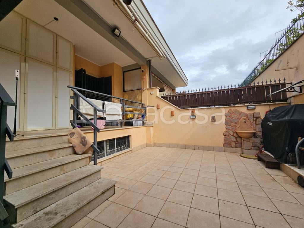 casa indipendente in vendita a Roma in zona Finocchio
