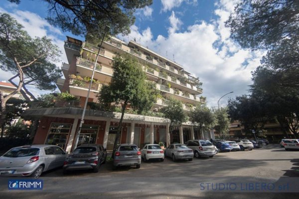 appartamento in vendita a Roma in zona Ardeatino