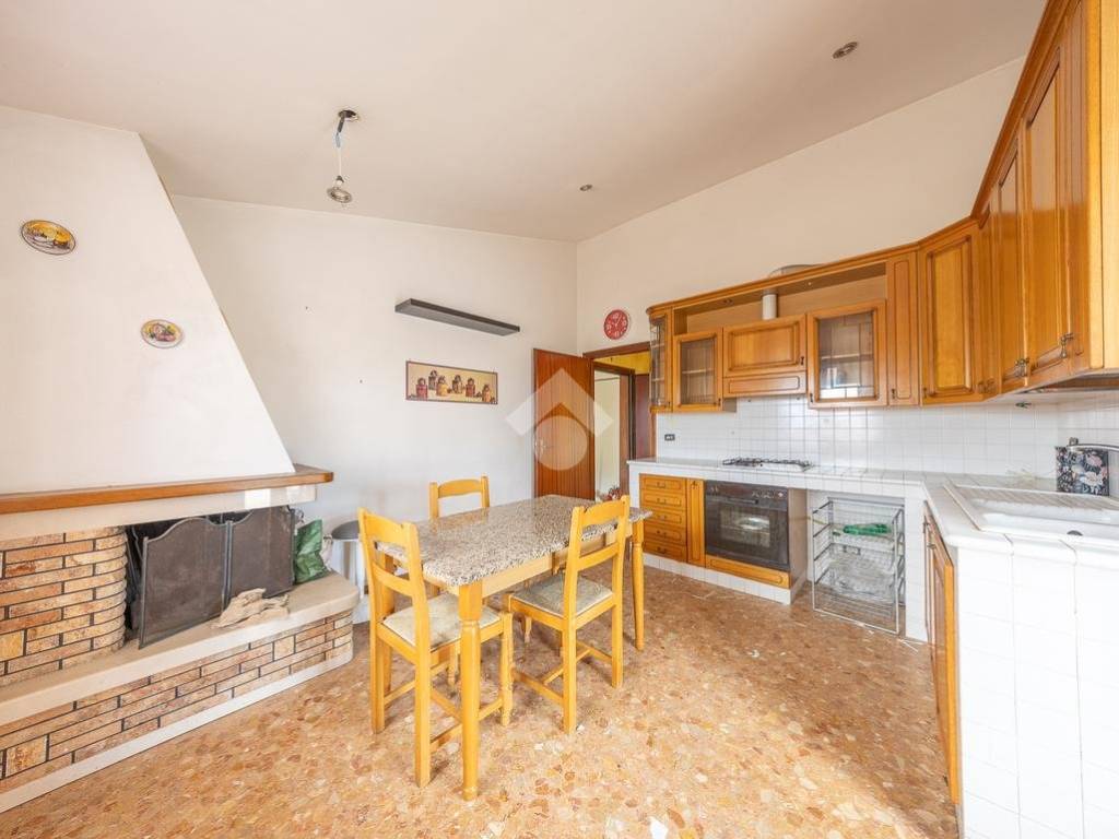 appartamento in vendita a Roma in zona Lunghezza