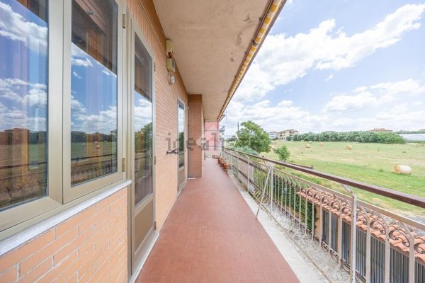 appartamento in vendita a Roma in zona Castelverde