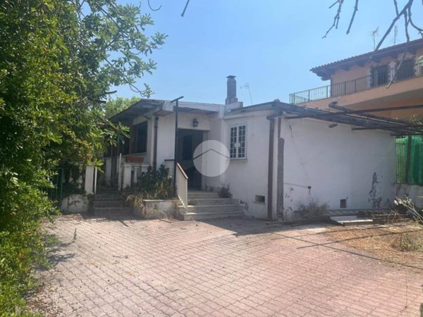 casa indipendente in vendita a Roma in zona Lunghezza