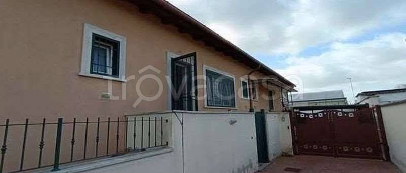 casa indipendente in vendita a Roma in zona Dragona/Bagnoletto