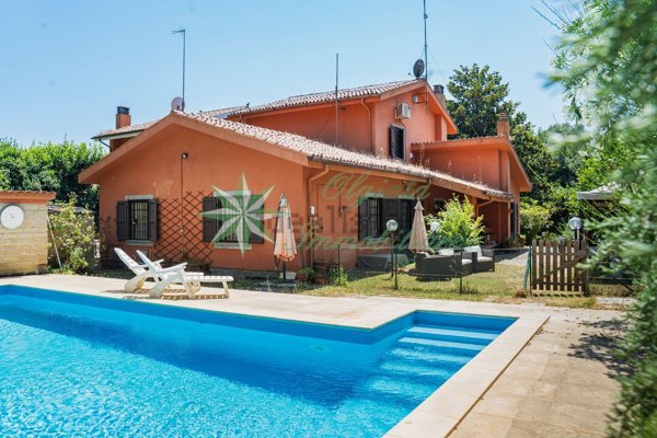 casa indipendente in vendita a Roma in zona Olgiata