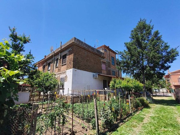 appartamento in vendita a Roma in zona Casal Morena