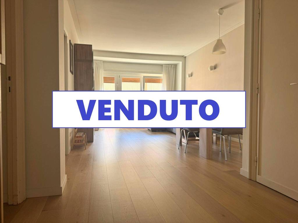 appartamento in vendita a Roma in zona Rione Monti/Campitelli