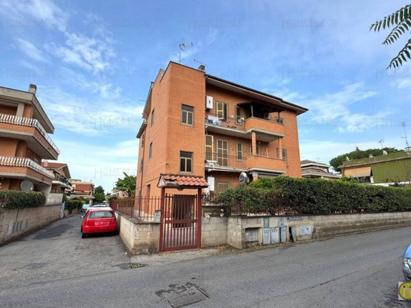 appartamento in vendita a Roma in zona Casal Morena