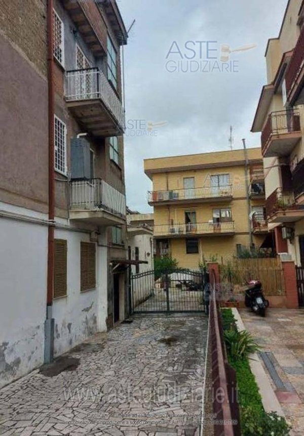 appartamento in vendita a Roma in zona Torre Angela