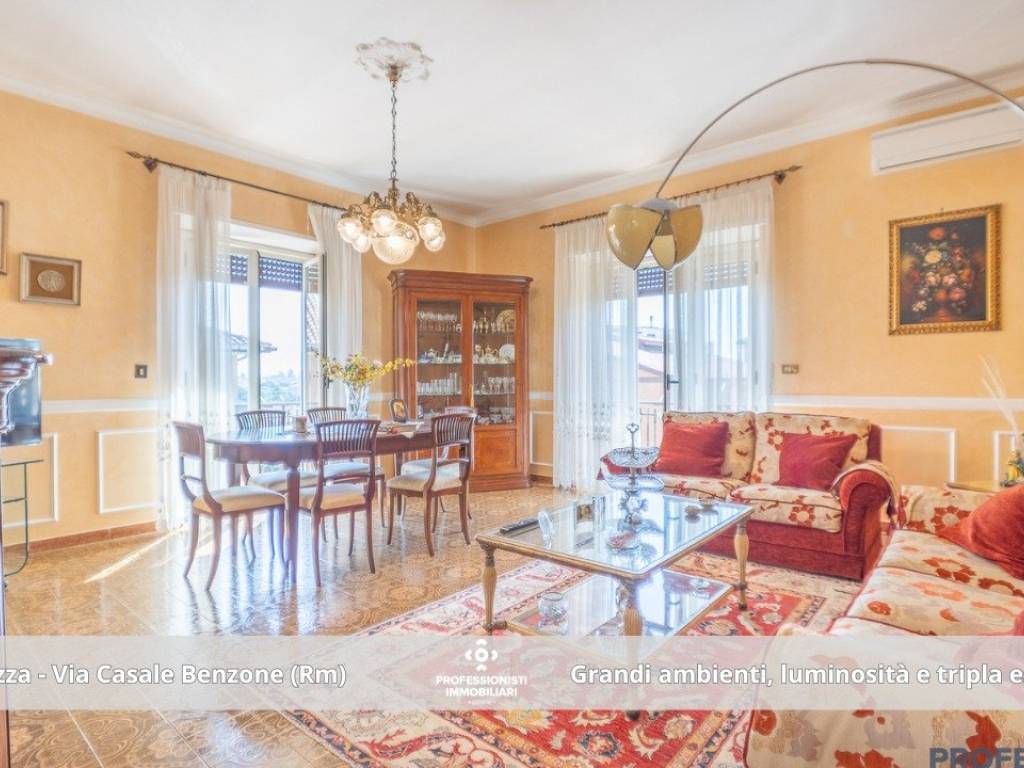 appartamento in vendita a Roma in zona Lunghezza