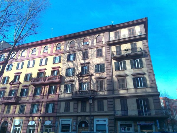 locale commerciale in vendita a Roma in zona Della Vittoria