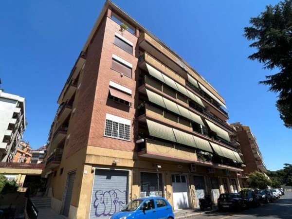 appartamento in vendita a Roma in zona Gianicolense