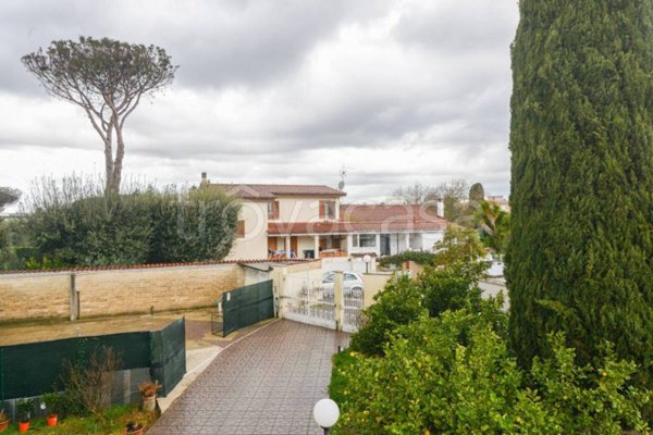 appartamento in vendita a Roma in zona Infernetto