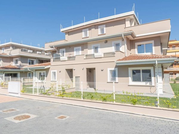 appartamento in vendita a Roma in zona Finocchio