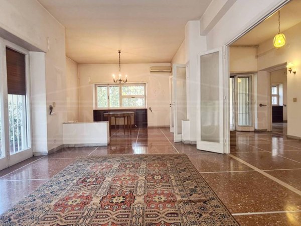 appartamento in vendita a Roma in zona EUR