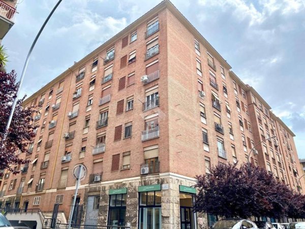 appartamento in vendita a Roma in zona Cinecittà