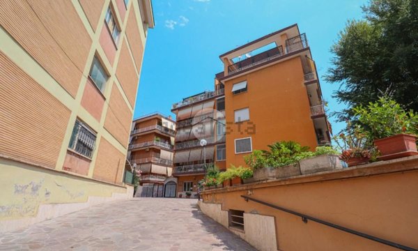 appartamento in vendita a Roma in zona Gianicolense