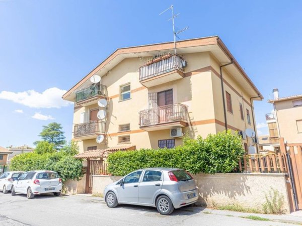appartamento in vendita a Roma in zona Romanina