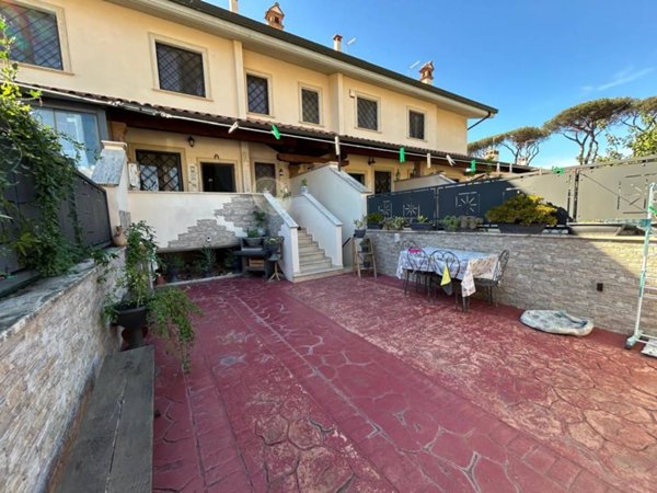 casa indipendente in vendita a Roma in zona Infernetto