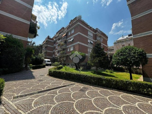 appartamento in vendita a Roma in zona Ostiense