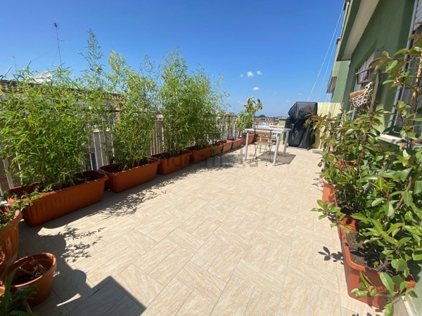 appartamento in vendita a Roma in zona Tomba di Nerone