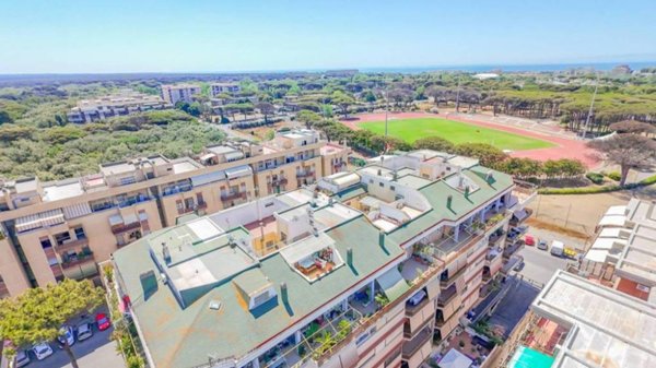 appartamento in vendita a Roma in zona Ostia