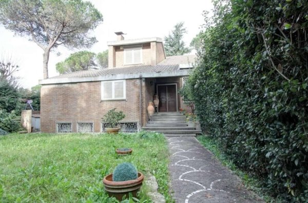 casa indipendente in vendita a Roma in zona Grottarossa