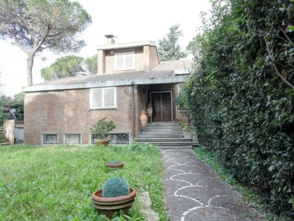 casa indipendente in vendita a Roma in zona Grottarossa