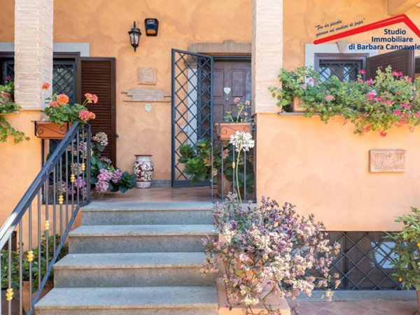 casa indipendente in vendita a Roma in zona Axa