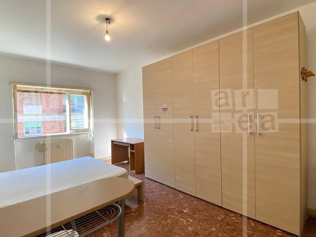 appartamento in vendita a Roma in zona Ostiense