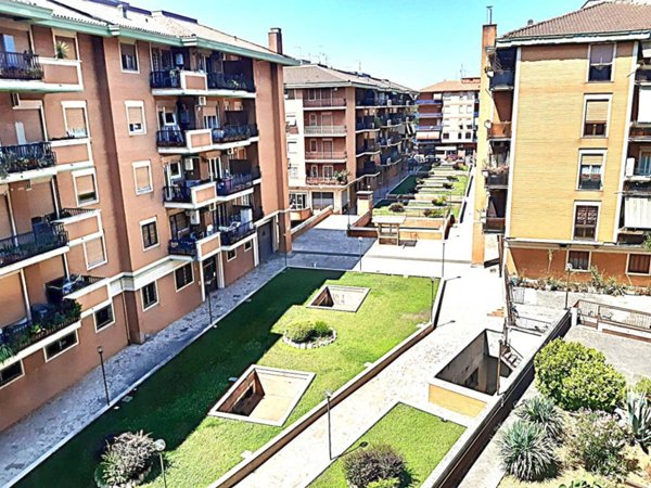 appartamento in vendita a Roma in zona Prenestino-Centocelle