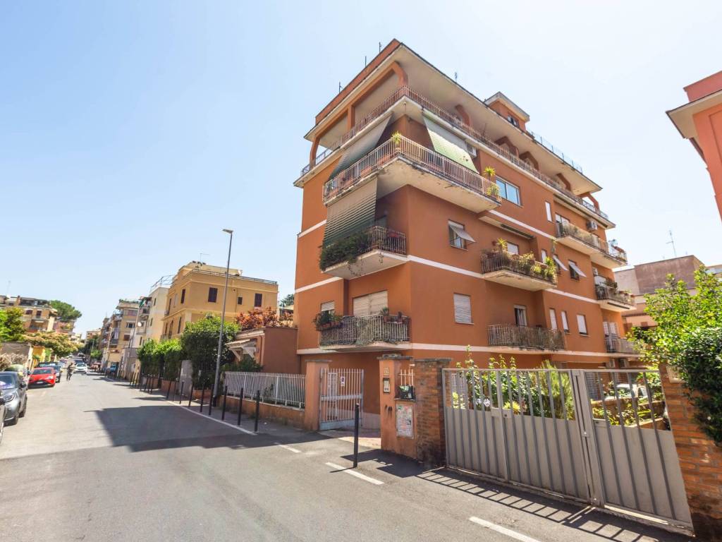appartamento in vendita a Roma in zona Primavalle