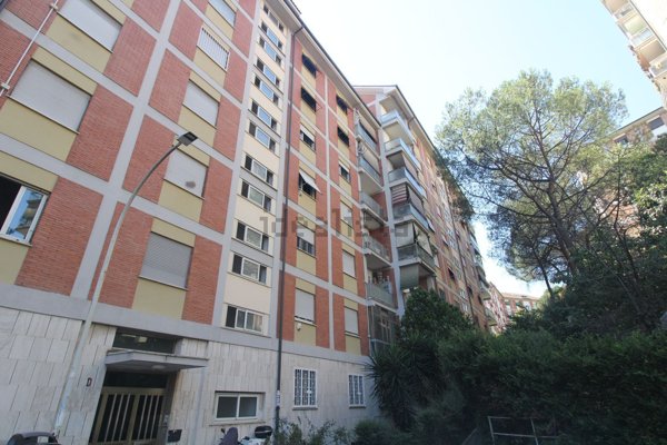 appartamento in vendita a Roma in zona Torre Spaccata
