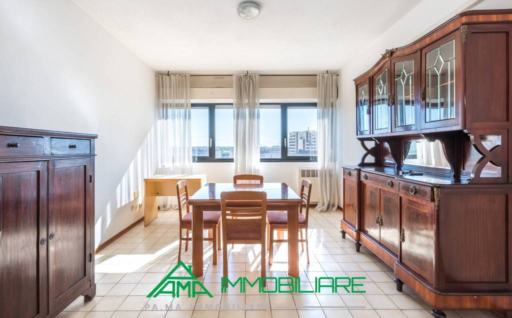 appartamento in vendita a Roma in zona Ostiense
