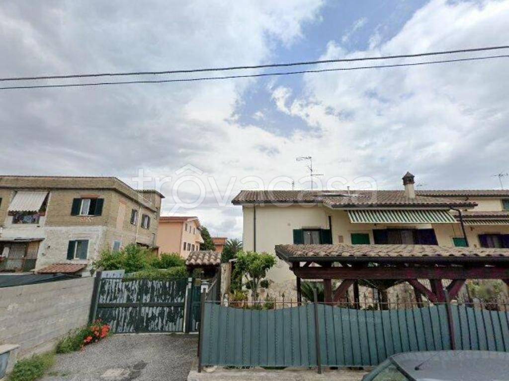 casa indipendente in vendita a Roma in zona Giardini di Corcolle