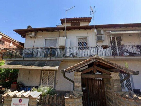 appartamento in vendita a Roma in zona Finocchio