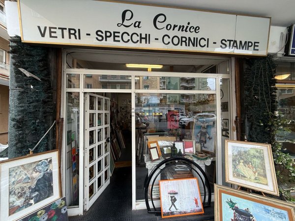 locale commerciale in vendita a Roma in zona Aurelio