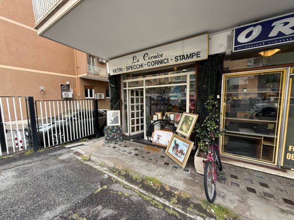 negozio in vendita a Roma in zona Aurelio