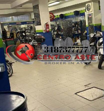negozio in vendita a Roma in zona San Basilio