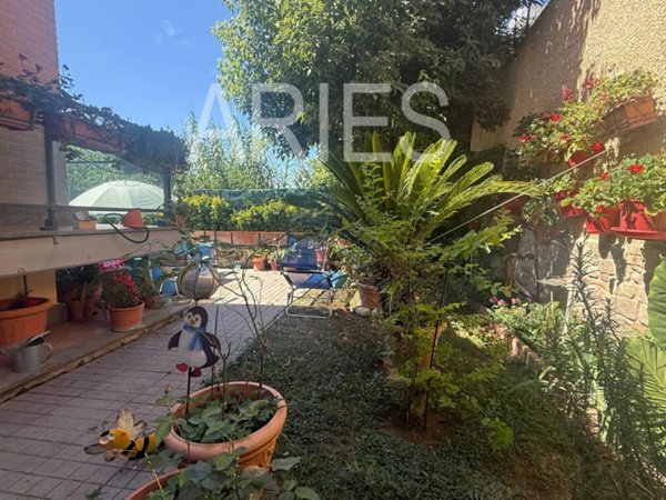 casa indipendente in vendita a Roma in zona Ottavia