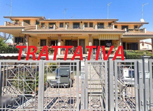 casa indipendente in vendita a Roma in zona Valle Muricana