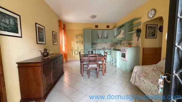appartamento in vendita a Roma in zona Valle Santa