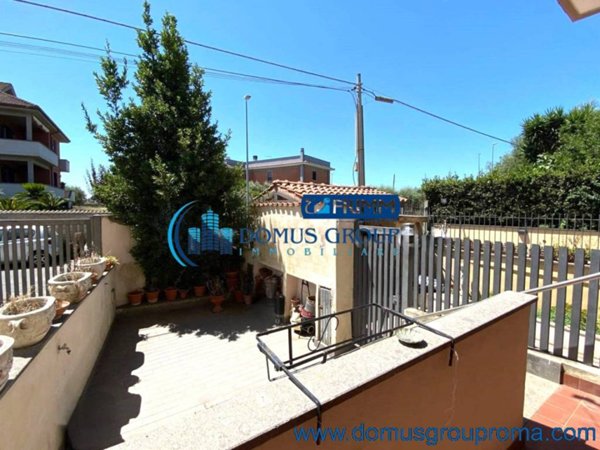 appartamento in vendita a Roma in zona Valle Santa