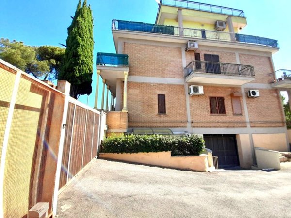 appartamento in vendita a Roma in zona Selva Candida