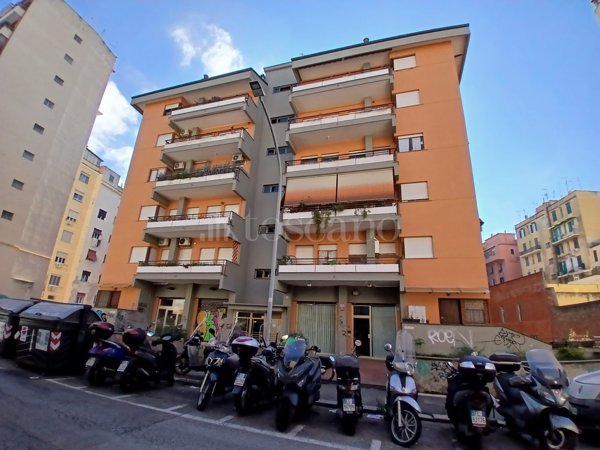 appartamento in vendita a Roma in zona Tuscolano