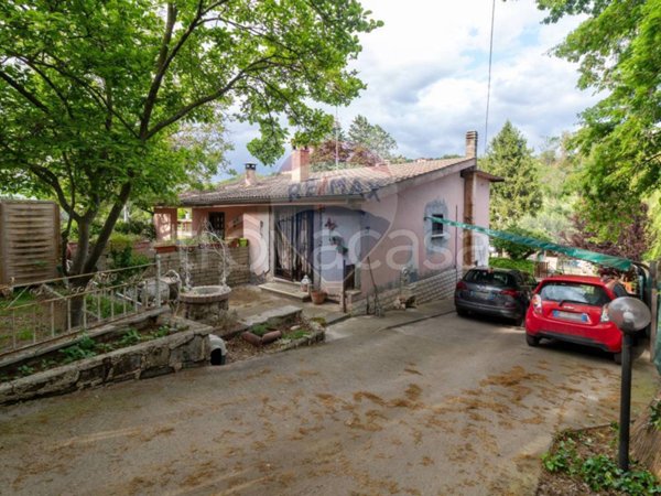 casa indipendente in vendita a Roma in zona Lunghezza