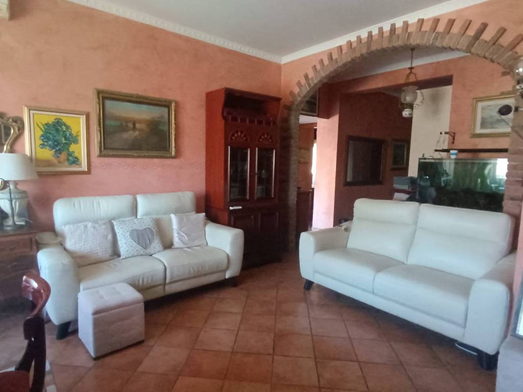 appartamento in vendita a Roma in zona Ostia